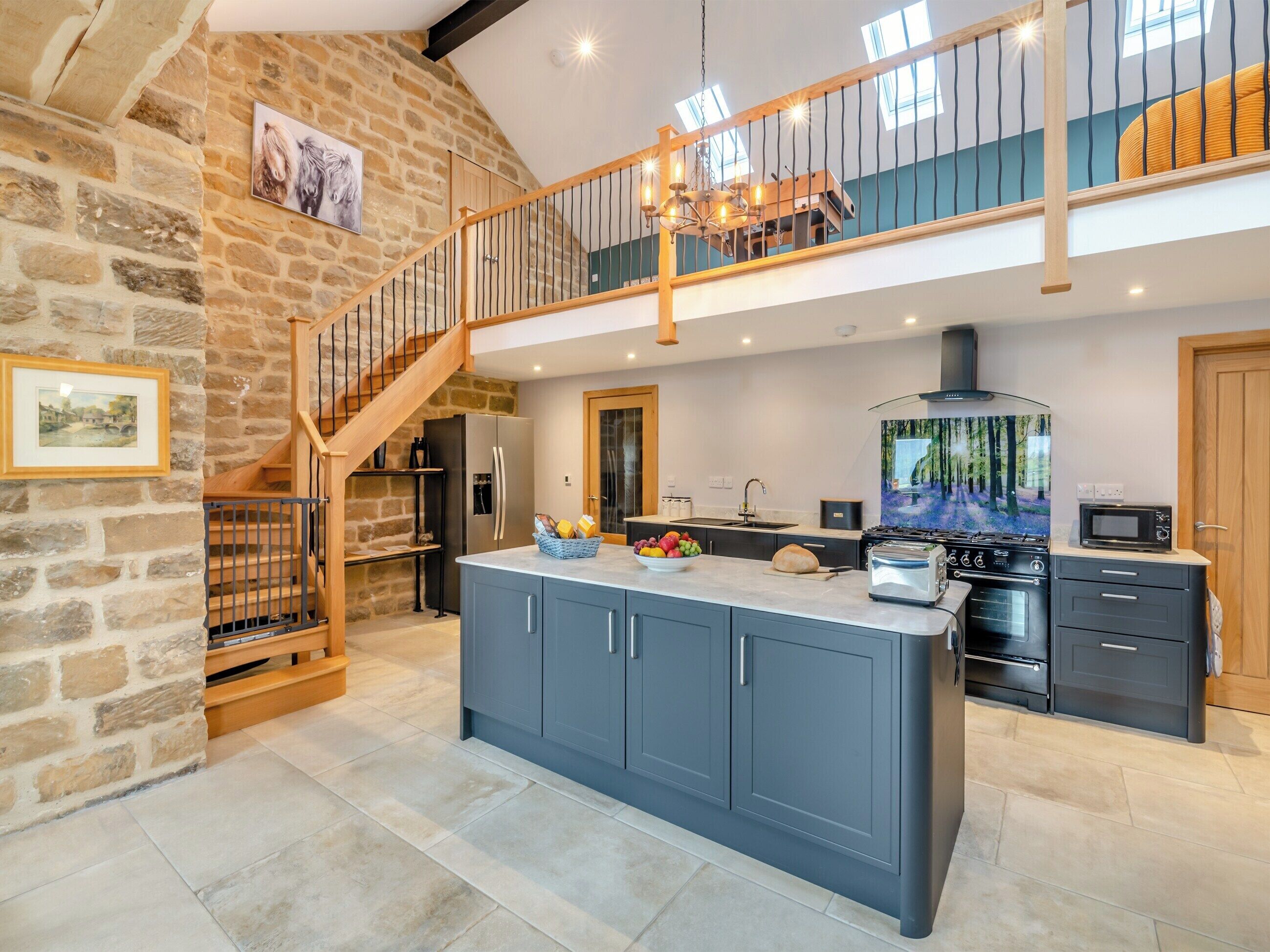 食器洗い機、ハイチェア、冷凍庫