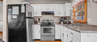 Shady Side - Water access, screened porch!