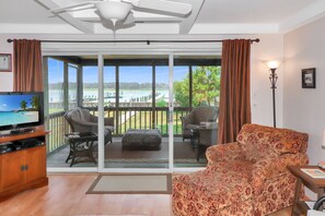 TV - Southern Exposure - Waterfront; Boat dock! (Chincoteague Island)