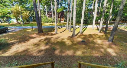 Tall Pines - Pet friendly; Screened porch!