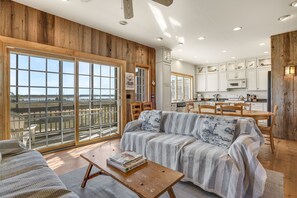 テレビ、DVD プレーヤー