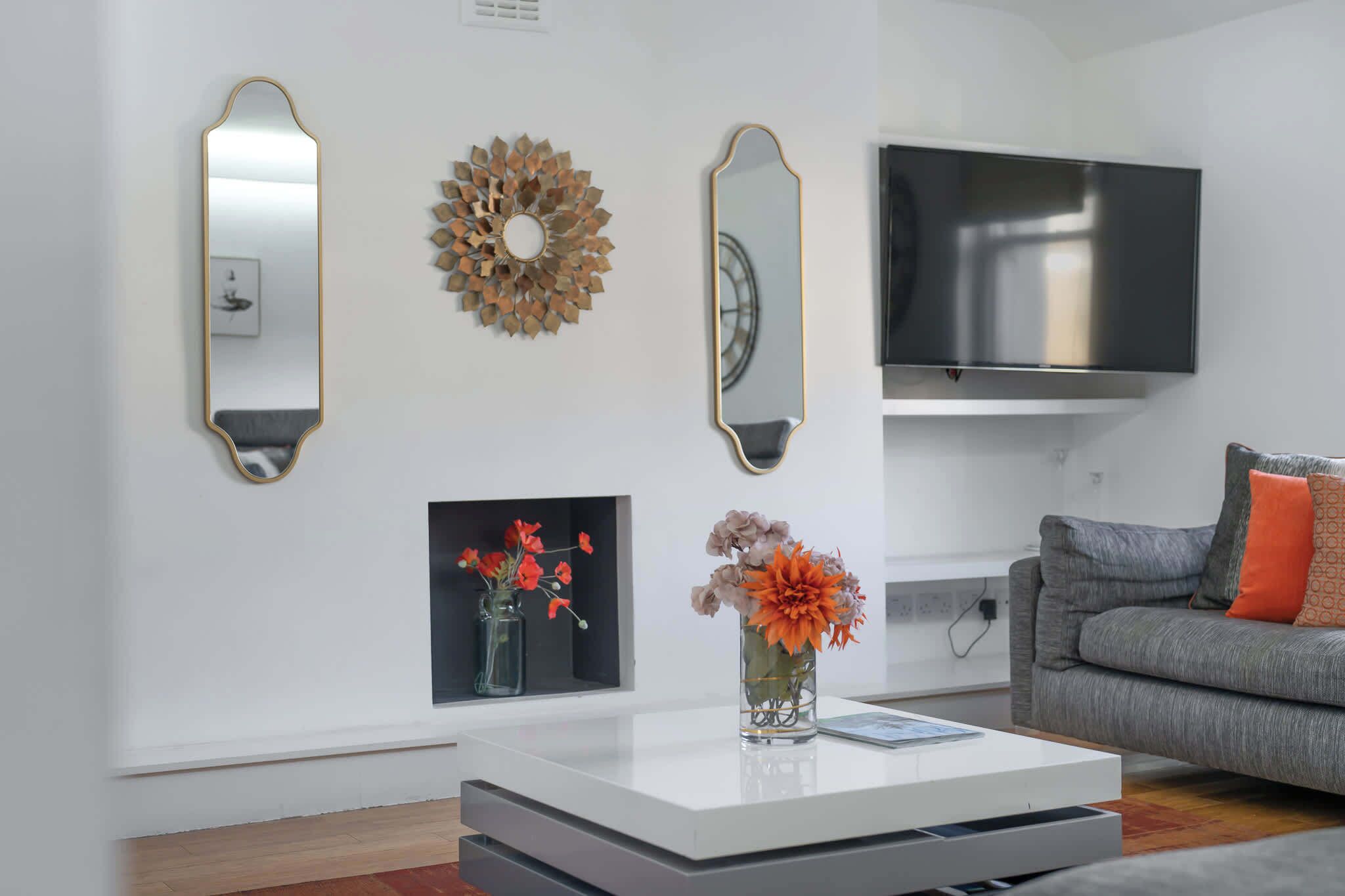 テレビ、書斎 / ワークスペース