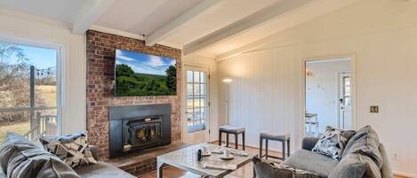 TV, fireplace, offices