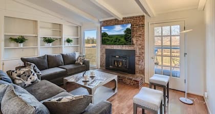 Huge Rustic Farmhouse | Game Rm, Fire Pit, BBQ!-TA