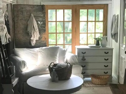 Cozy barn space  i.e “Hawthorne” #1