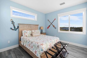 4 bedrooms, desk, iron/ironing board, free WiFi