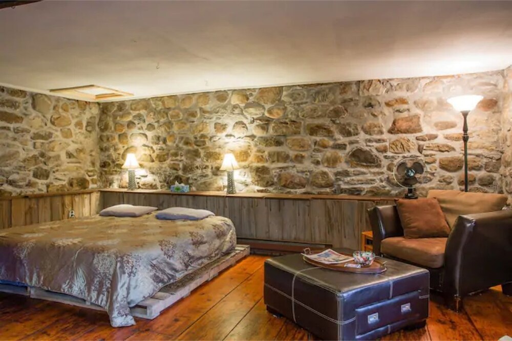 Charming Barn apt Skaneateles farm. 4 Marietta Vrbo