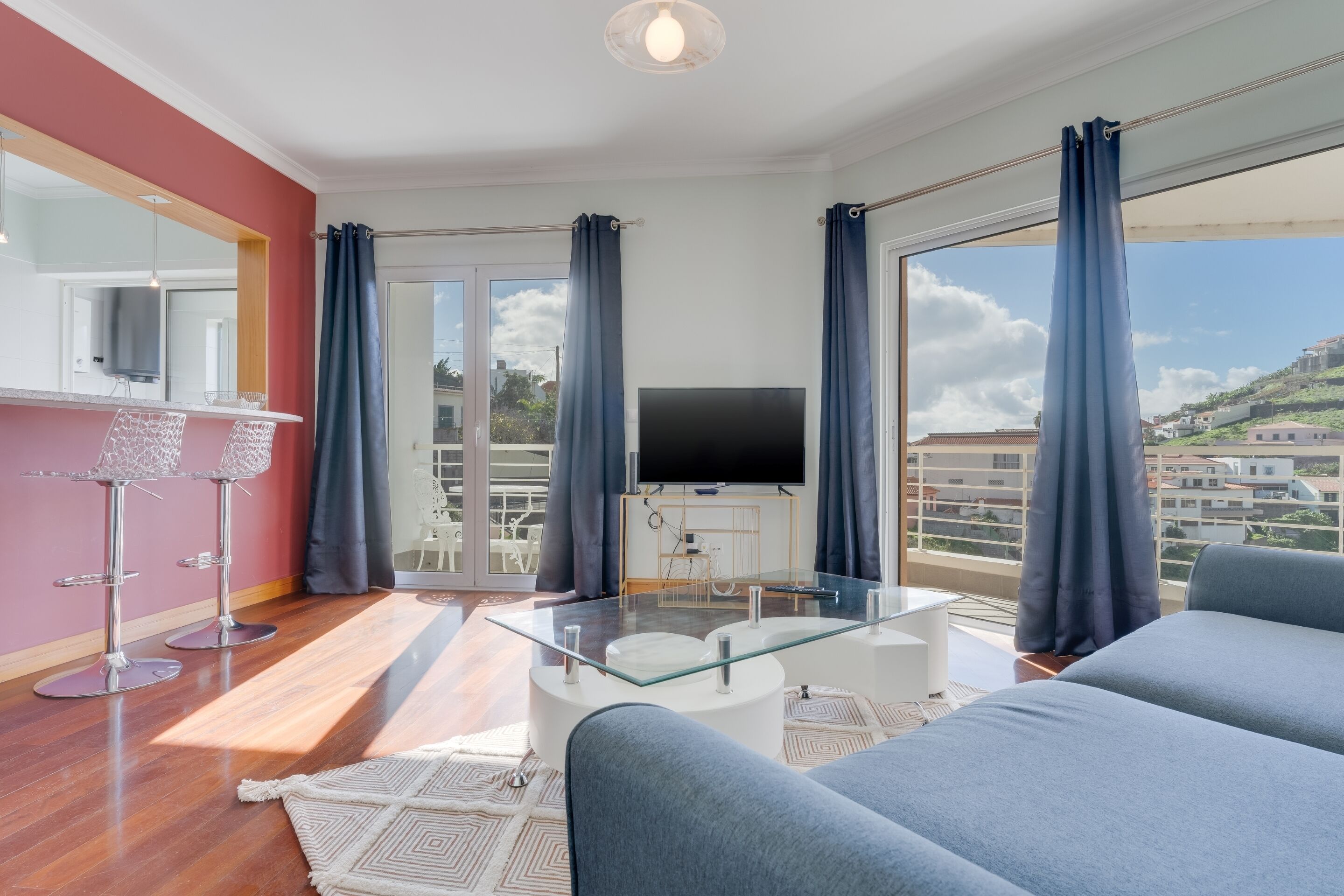 52-inch Smart TV with cable channels, TV