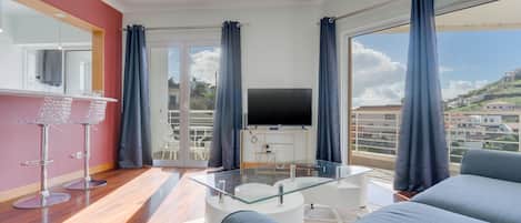 52-Zoll-Smart-TV mit Kabelempfang, Fernseher