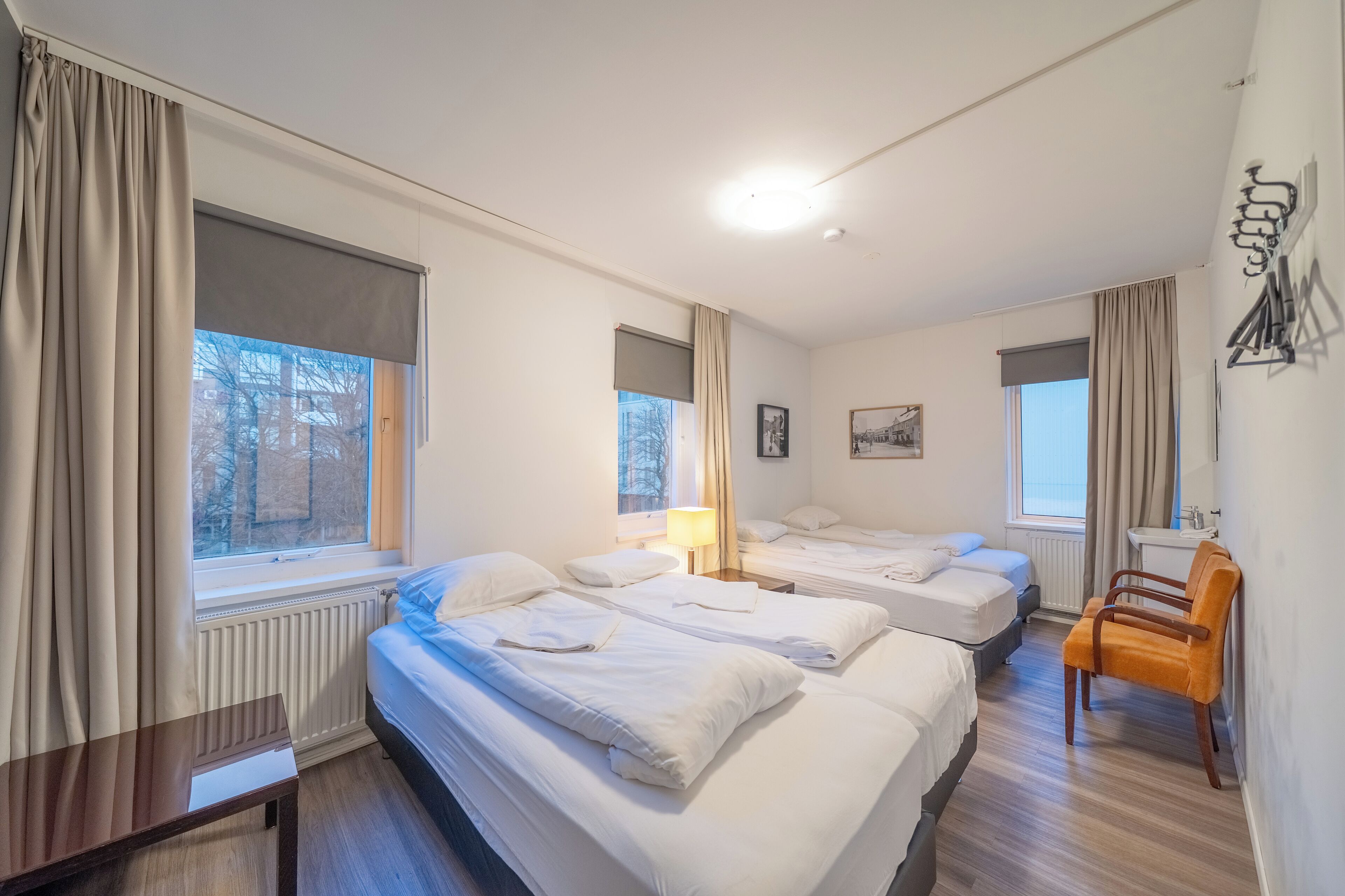 Basic Family Room (Shared Bathroom) | Wi-fi (inkludert) og sengetøy