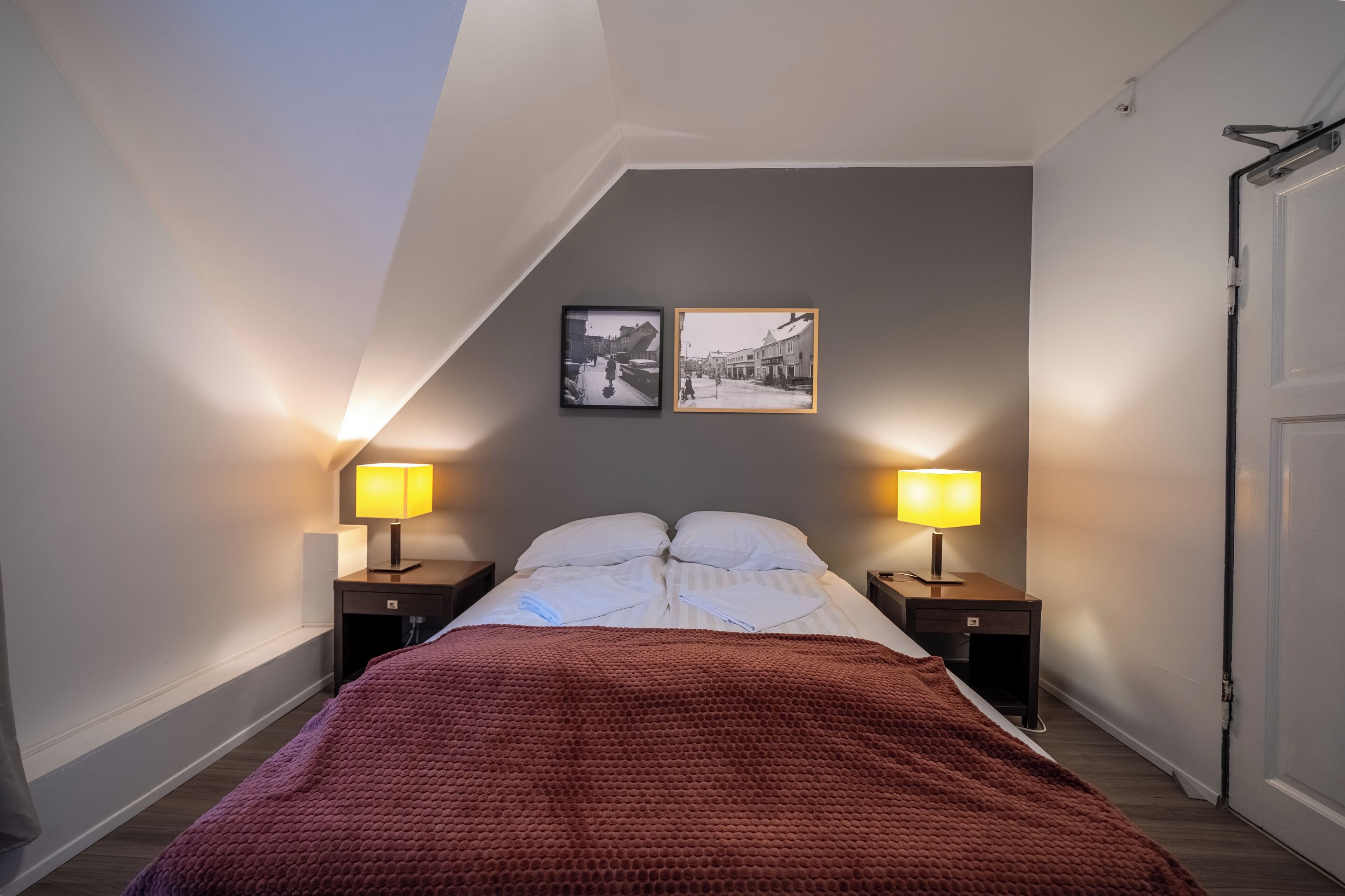 Dobbeltrom – basic, delt bad | Wi-fi (inkludert) og sengetøy