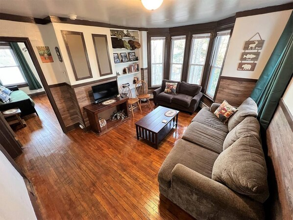 Smart TV, video games, books, offices