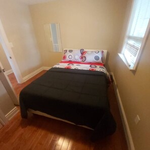 3 bedrooms, WiFi - 3 Bedrooms upstairs (Whole house without basement) (Brampton)
