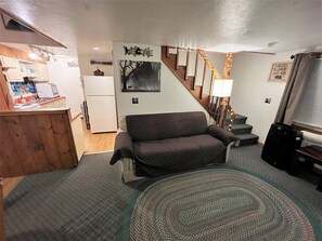 スマートテレビ、書庫、書斎 / ワークスペース