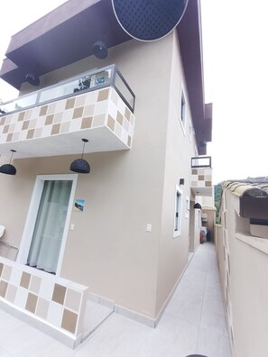 Exterior detail - Chalet with private kitchen in gated community for couples💙 Ground floor (Caraguatatuba)