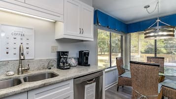 Biệt thự, 2 phòng ngủ | Bếp riêng | Tủ lạnh, lò nướng, dụng cụ pha cà phê/trà, lò nướng bánh mì