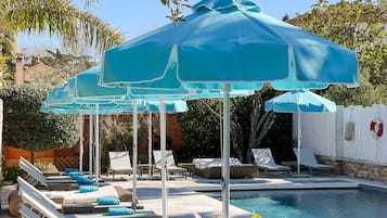 Piscine extérieure (ouverte en saison)