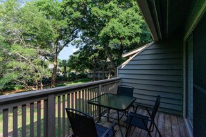 Villa, 2 habitaciones | Balcón