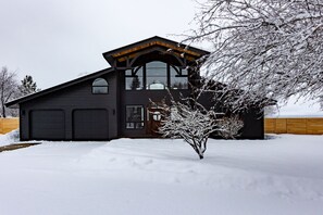 Exterior - Timber + Love Chalet (Meadows)