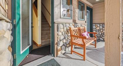 Moose Xing 2 Bedroom Townhouse by RedAwning