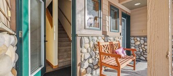 Moose Xing 2 Bedroom Townhouse by RedAwning