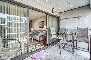 Condo, 2 Bedrooms | Interior