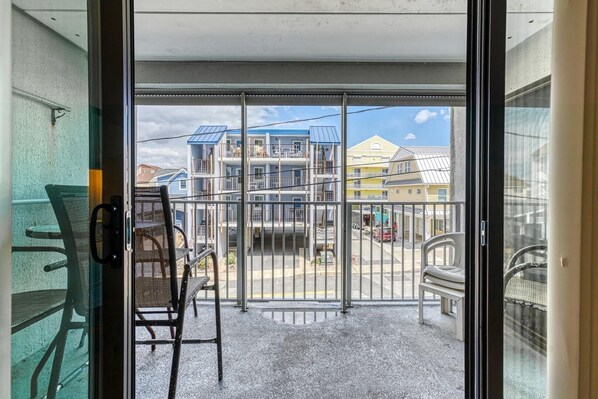 Condo, 2 Bedrooms | Interior