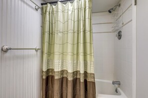 Apartment, 2 Schlafzimmer | Badezimmer
