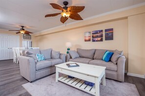 Condo, 2 Bedrooms | Living area