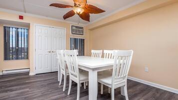 Condo, 2 Bedrooms | Dining