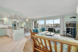Condo, 2 Bedrooms | Living area