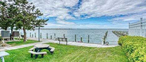 Condo, 2 Bedrooms | Property grounds