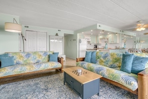 Condo, 2 Bedrooms | Interior