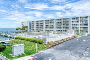 Condo, 2 Bedrooms | Exterior