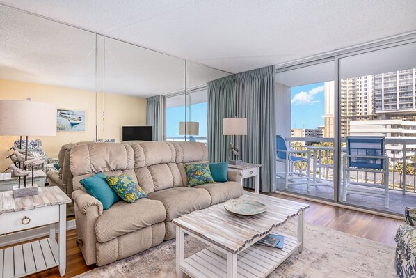 Condo, 2 Bedrooms | Living area