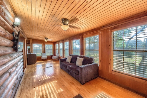 Love And Sunsets Ot 250b 10 Bedroom Home by RedAwning