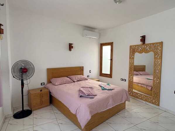 2 habitaciones, tabla de planchar con plancha y wifi gratis 