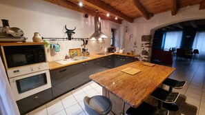 Flat-screen TV - Les Jardins de Kuz (Bernin)