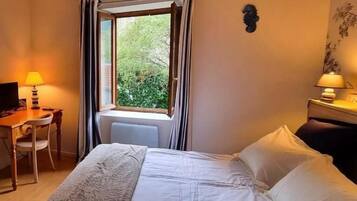 Room | 1 bedroom, free WiFi, bed sheets