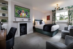 Egyptian cotton sheets, premium bedding, down duvets, pillow-top beds