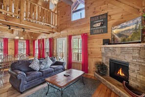 Cabin, 3 Bedrooms | Living area