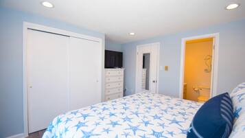 Townhome, 2 Bedrooms | 2 bilik tidur, seterika/papan seterika, Wi-fi percuma