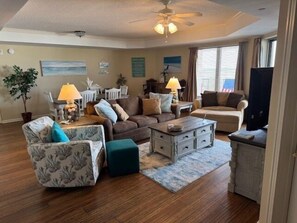 Condo, 2 Bedrooms | Living area