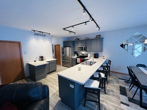 Oakdale Oasis- Close to Everything!