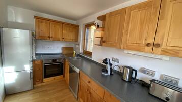 KylskÄp, ugn, spishÀll och diskmaskin