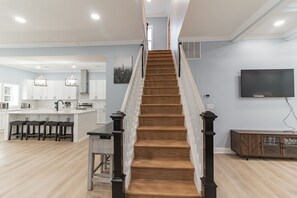 Interior - House near Patapsco River 2700 square feet (Pasadena)