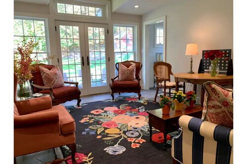 Beautiful Country House Convenient Location