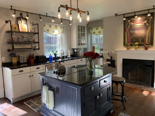 Beautiful Country House Convenient Location