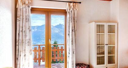 Chalet, ski-in/ski-out & foot of the slopes, view mountain, balcony, fireplace or stove, tv