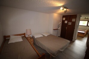 1 bedroom, WiFi, bed sheets